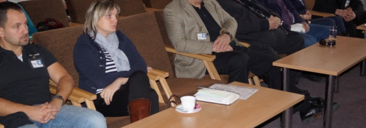 20160208-foto3707n-zastupci-okolnich-obci-pri-setkani-s-velenim-24-zdl.jpg