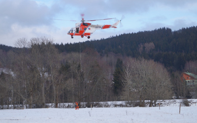 20160316-foto3693-hasici-v-podvesu-w-3a-zachranne-prace-sumava-zelezna-ruda.jpg